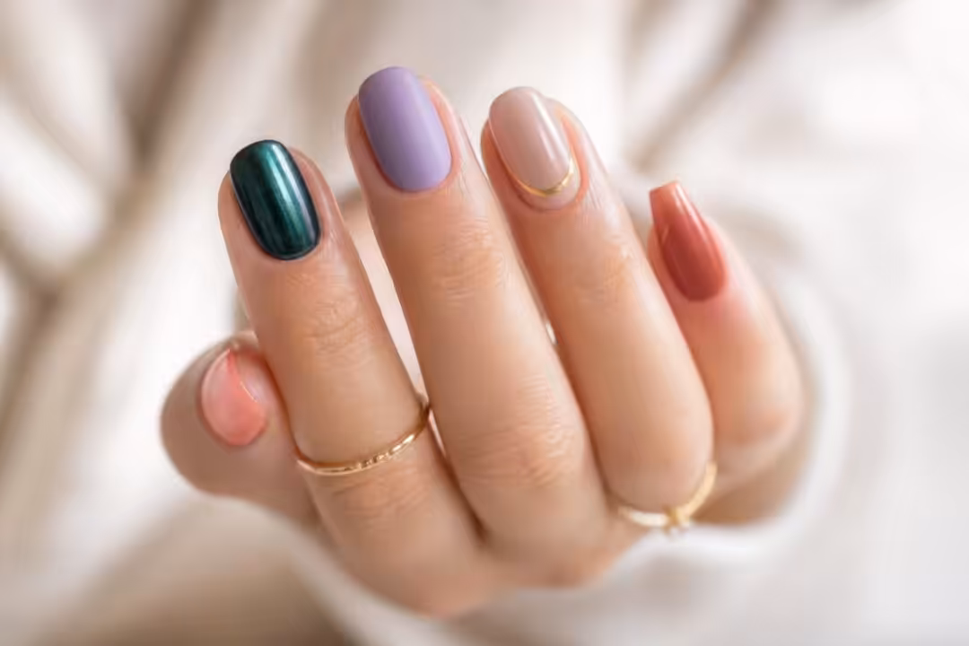 découvrez les tendances ongles 2026 grâce à notre guide complet : couleurs incontournables, formes stylées et idées créatives à adopter pour une manucure parfaite.