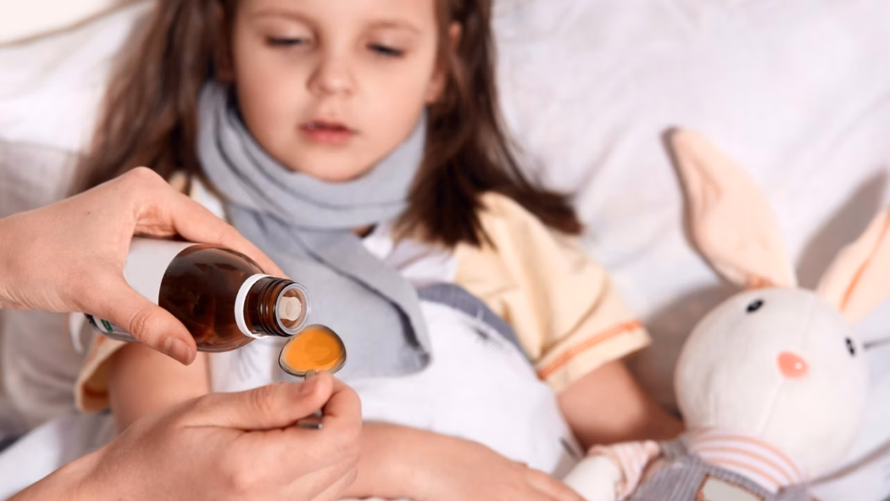 Première expérience alcoolique de votre enfant : les conseils essentiels de la psychologue Amélie Boukhobza pour un accompagnement serein