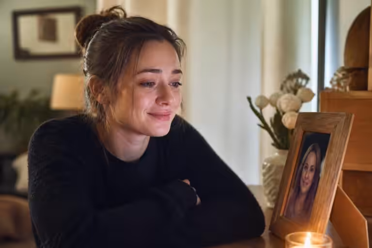 découvrez le message émouvant et sincère de mindy, la fille de loana, adressé à sa mère, rempli de tendresse et d'émotions authentiques.